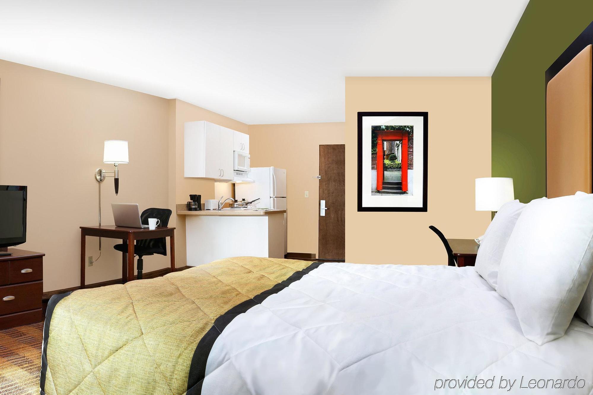 Extended Stay America Select Suites - Detroit - Роузвил Екстериор снимка