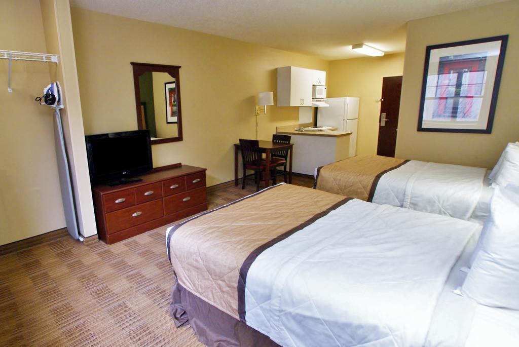 Extended Stay America Select Suites - Detroit - Роузвил Екстериор снимка