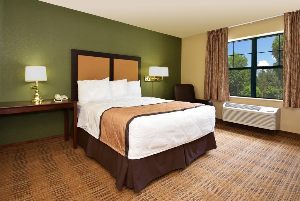 Extended Stay America Select Suites - Detroit - Роузвил Екстериор снимка