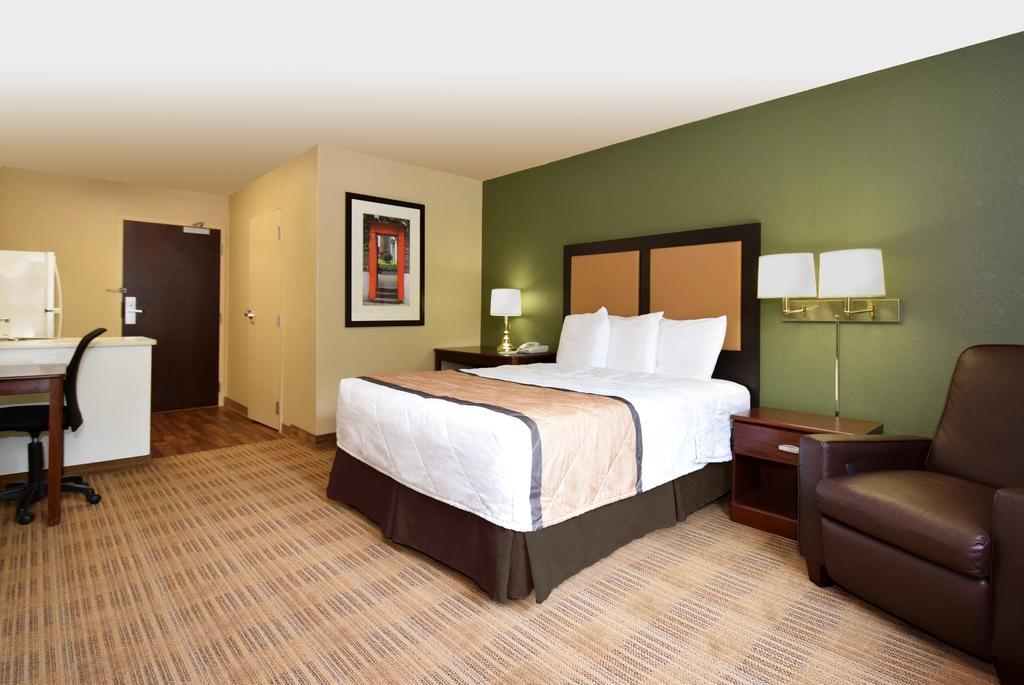 Extended Stay America Select Suites - Detroit - Роузвил Екстериор снимка