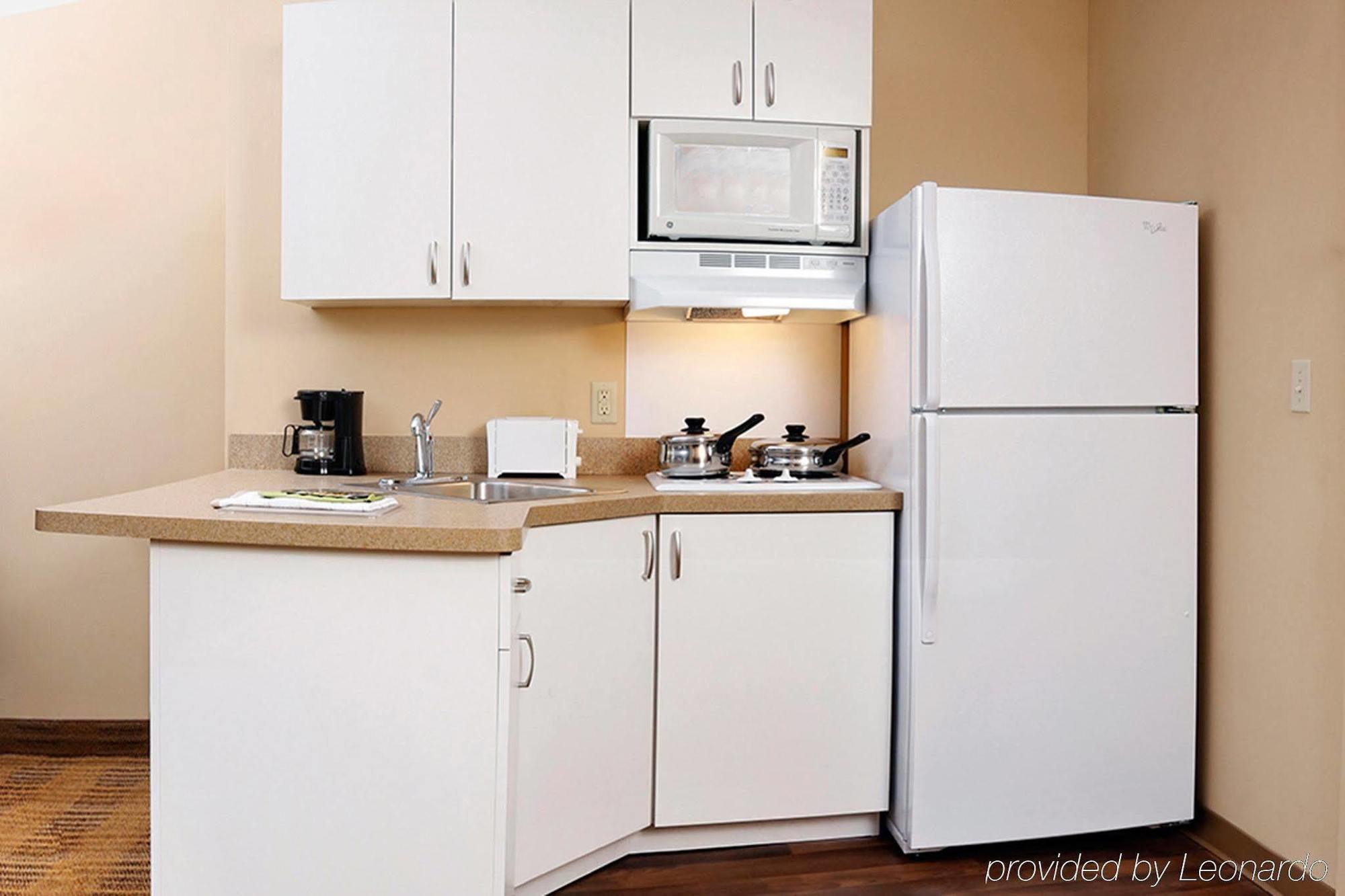 Extended Stay America Select Suites - Detroit - Роузвил Екстериор снимка